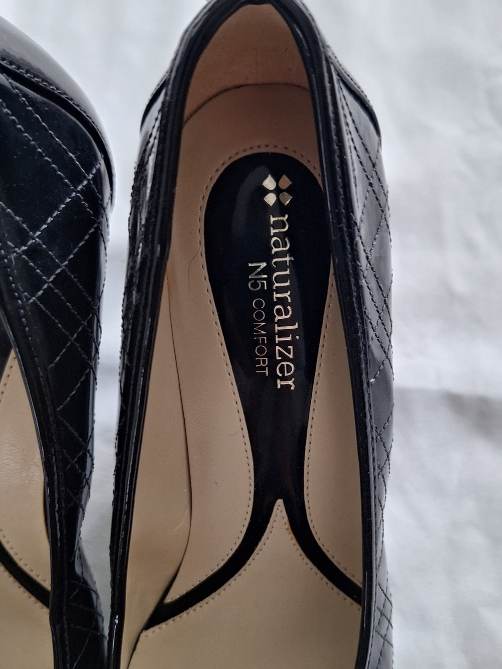 Naturalizer Women's Black Quilted Patent Bow Pumps 8 1/2 - Picture 4 of 6